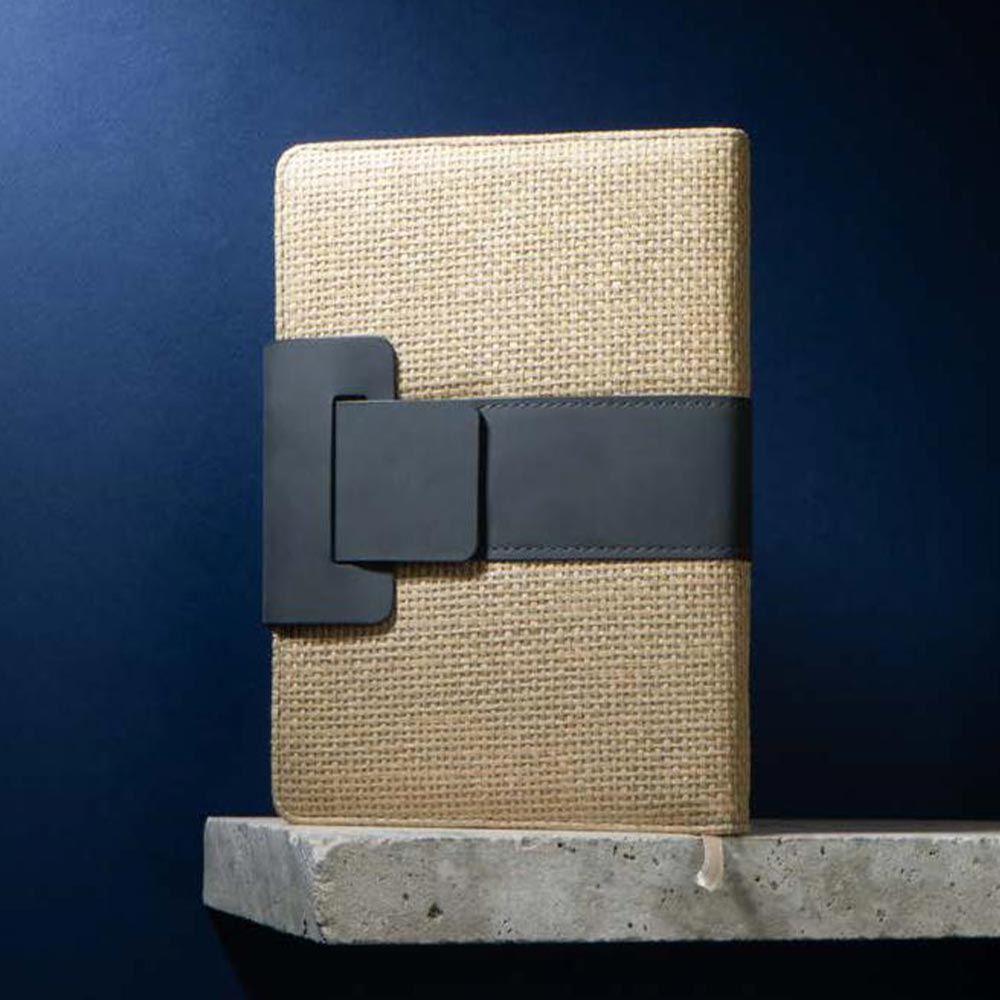سررسید رقعی مگنتی 1405 ایران‌زمین کد 50803 - جلد حصیری